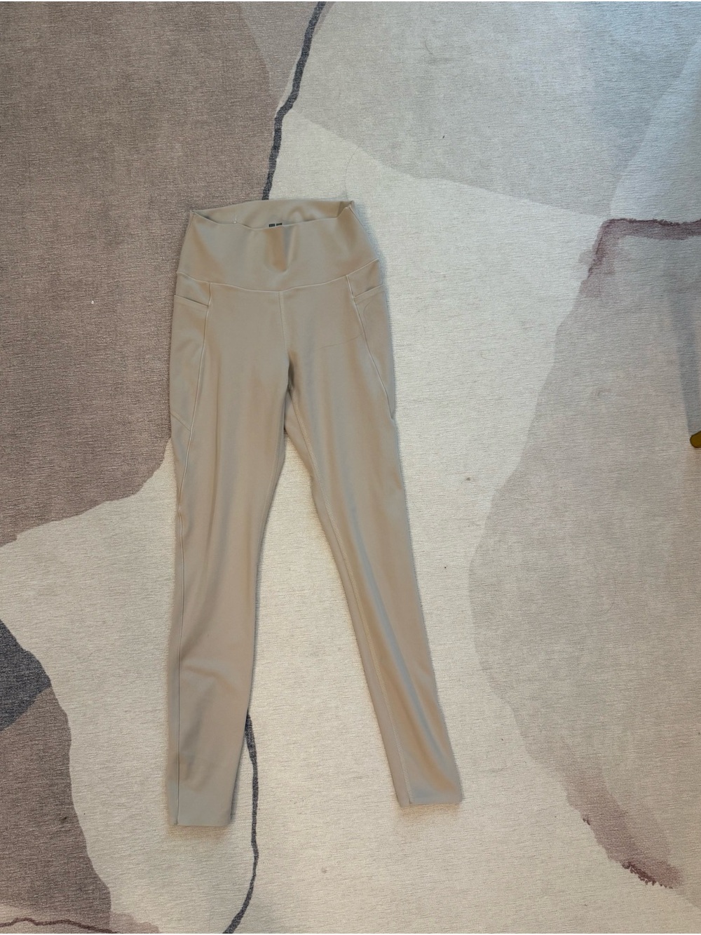 Uniqlo High-Waist Leggings in Taupe Beige